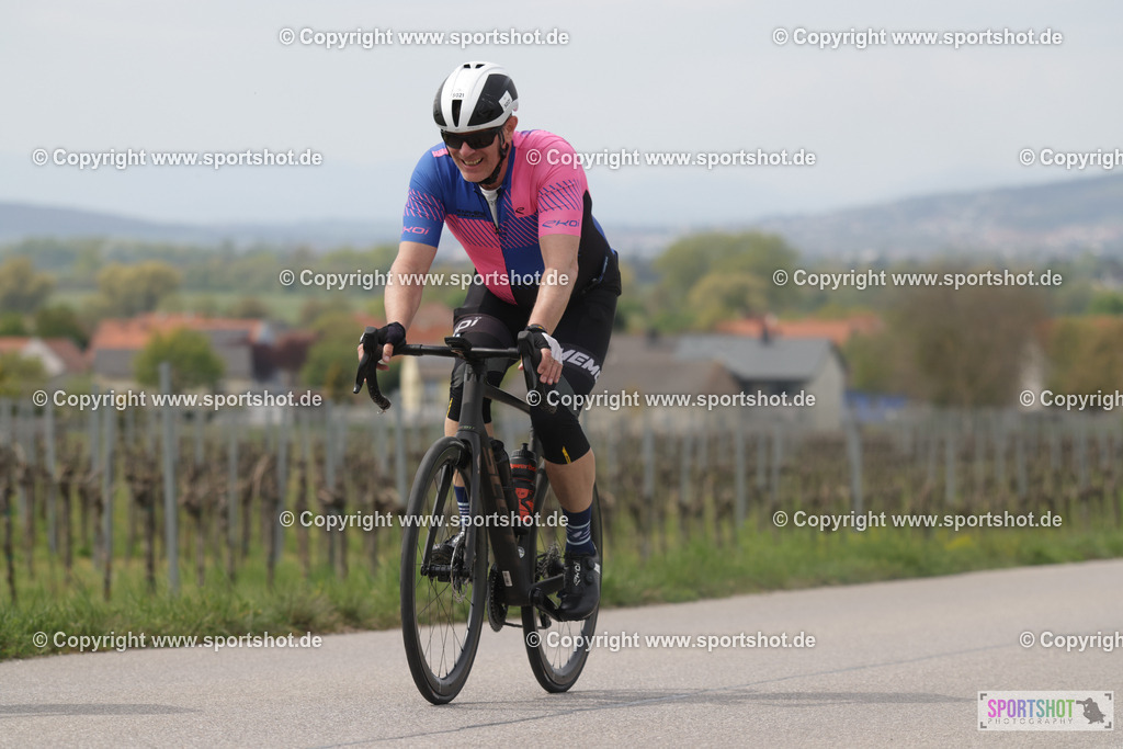 368A5430 | Neusiedlersee Radmarathon 2026@sportshot_your_pictrs #yourpictures#roadtowm2029 #nrm #neusiedlerseeradmarathon #neusiedlersee #neusiedlerseetourismus #burgenland #mörbisch #nrm26 #burgenlandtourismus #voglundco #poweredbyburgenlandtourismus #radsport #rad #marathon #ucigranfondo #visitburgenland #ucigranfondoworldseries