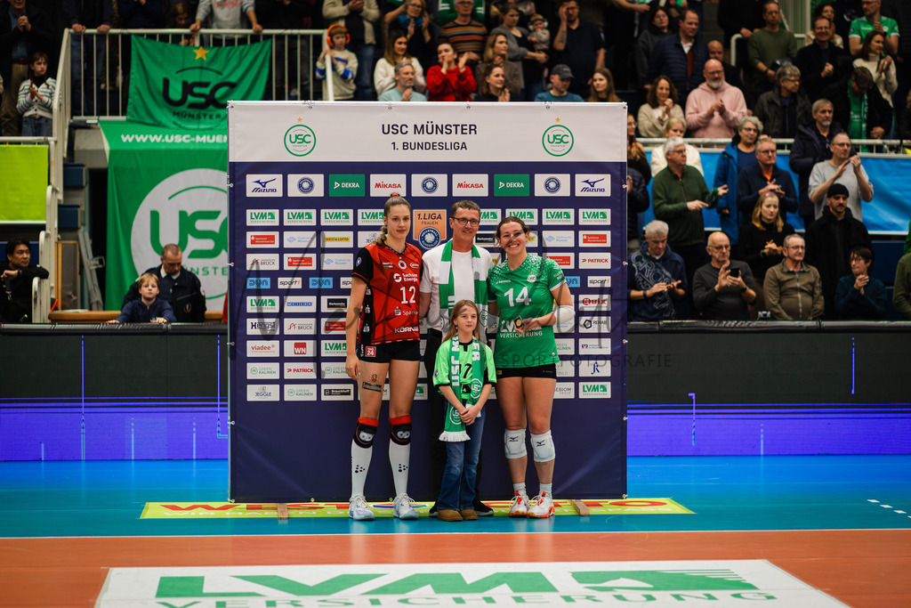 Volleyball, 1. Bundesliga Frauen, Hauptrunde, 8. Spieltag, Saison 2025/2026: USC Münster - Dresdner SC | 1. Bundesliga Frauen, Hauptrunde, 8. Spieltag, Saison 2025/2026, USC Münster empfängt Dresdner SC in der Sporthalle Berg Fidel in Münster. Foto: sportfotografie.ms | Markus Paletta - Realisiert mit Pictrs.com