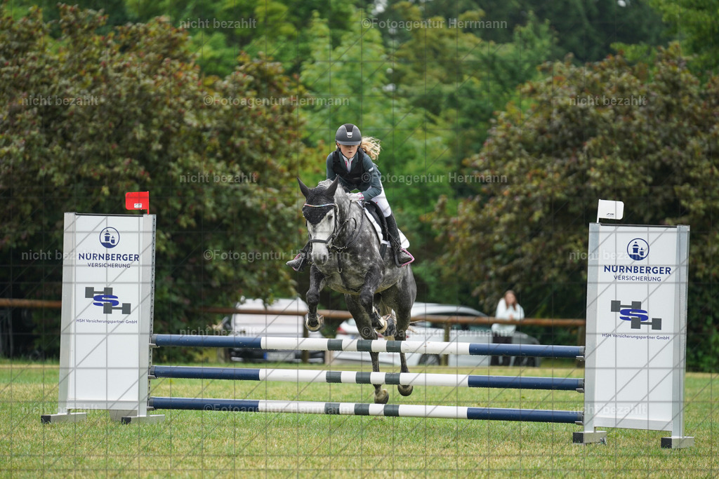 20230701-FAH00382 | Reitturnier Grafing, 2023, Grafing-Aiterndorf, Spribgturnier, Dressurturnier, Bilder, Qualifikation Nürnberger Burgpokal, Fotoagentur Herrmann, Turnierfotografen Bayern, Turnierbilder Bayern, Reitrsportfoto