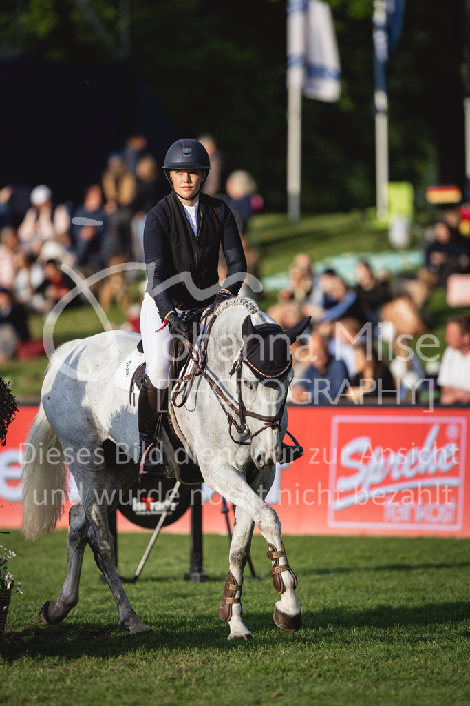 240510_Hamburg_Amateur-Small-309 | Deine schönsten Turniermomente als professionelle Fotos! Entdecke hochwertige Pferdesport-Fotografie im Online-Shop. Jetzt Fotos finden & bestellen!