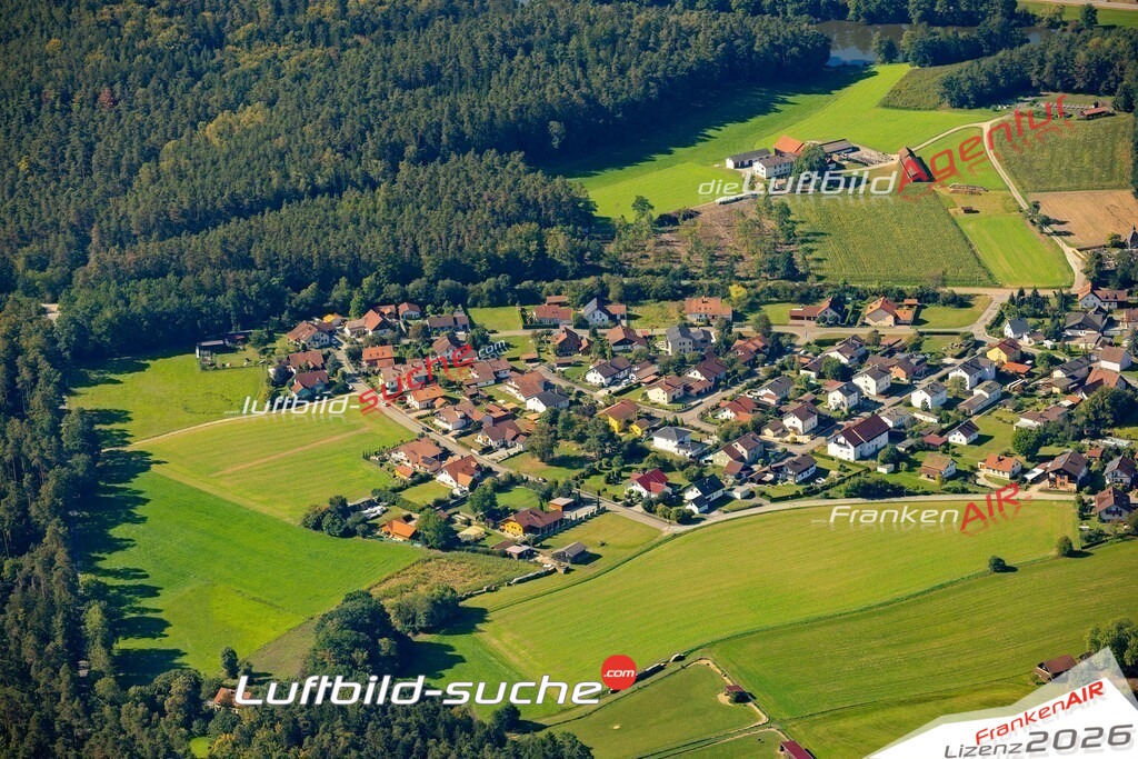 Das Luftbild zeigt : Neubäu am See Roding - Die Luftaufnahme wurde 2023 vom UL-Flugzeug aus erstellt ( keine Drohne ) - Hochauflösende Luftaufnahme - Für grossformatige Ausdrucke geeignet. Die Geschenkidee !Mit Lizenz und Bildrechte bestellbar