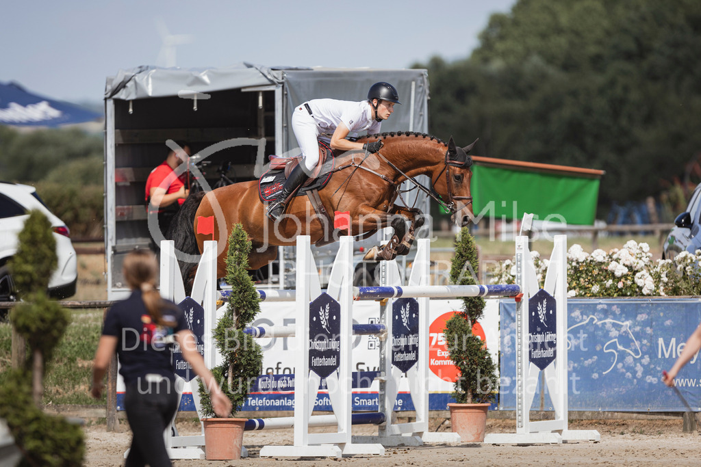 240628_LüPfSpTa_S1-Spr-114 | Deine schönsten Turniermomente als professionelle Fotos! Entdecke hochwertige Pferdesport-Fotografie im Online-Shop. Jetzt Fotos finden & bestellen!