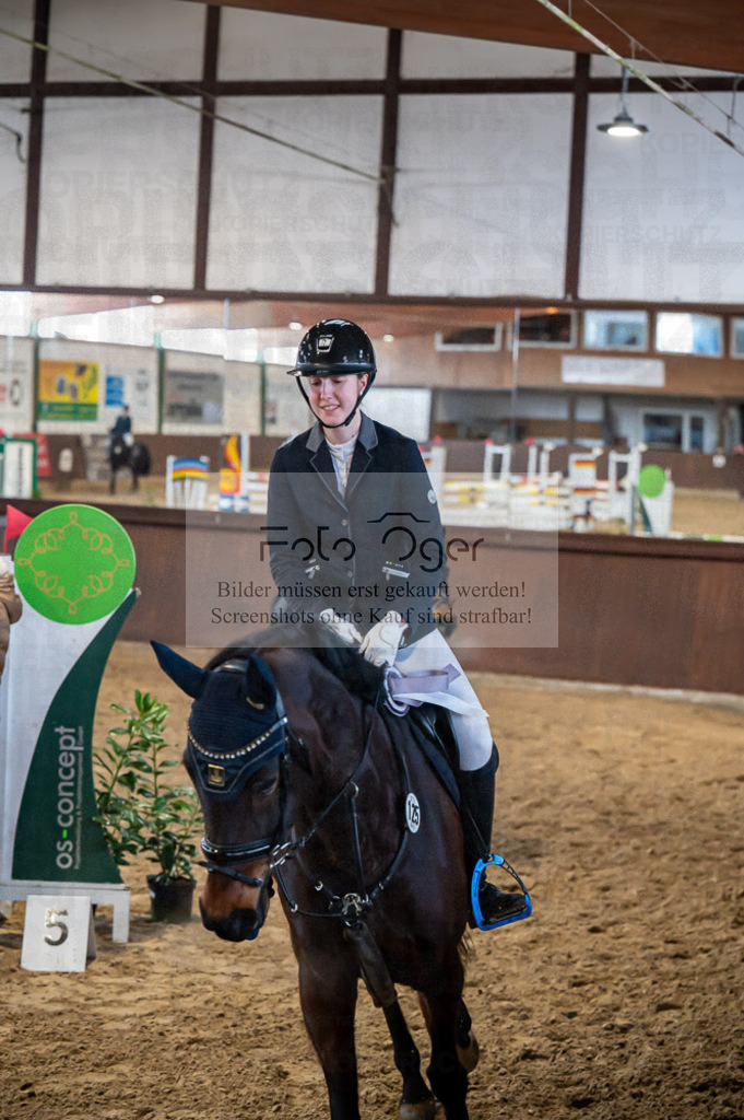 Hallenreittunier Voxtrup 2023 | Entdecke hochwertige Reitturnierfotos von Foto Oger. Professionell, emotional und authentisch – jetzt Lieblingsmomente im Shop bestellen.Deutschlandweite Turnierfotografie. - Realisiert mit Pictrs.com