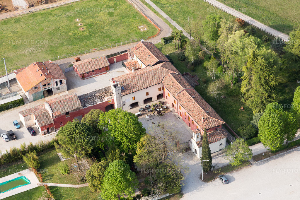 Aerial view: View of the town in Panellia di Sedegliano in the state Friuli Venezia Giulia, Italy.Photo: IMG_098730.jpg taken on 04/07/2017 by Werner Riehm/FLY-FOTO.comResolution of the original: 5472 x 3648 px