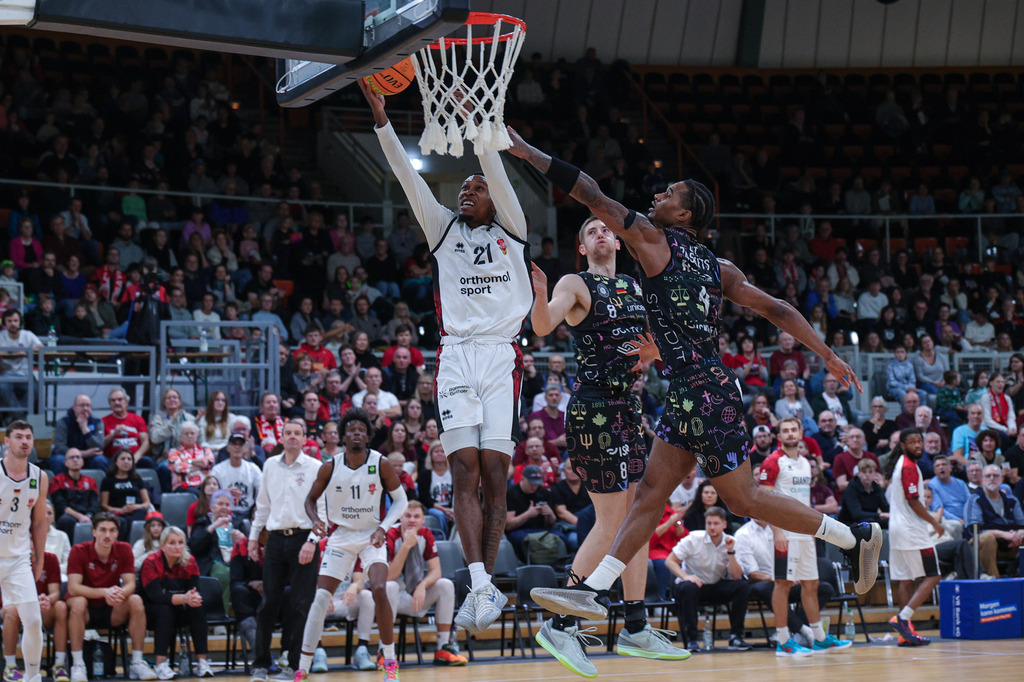 Pro A BAYER GIANTS vs Uni Baskets Münster-6 | Fotos von Basketballspielen aus dem Raum NRW fotografiert von Gero Mueller-Laschet und Daniel Schaefer - Realisiert mit Pictrs.com