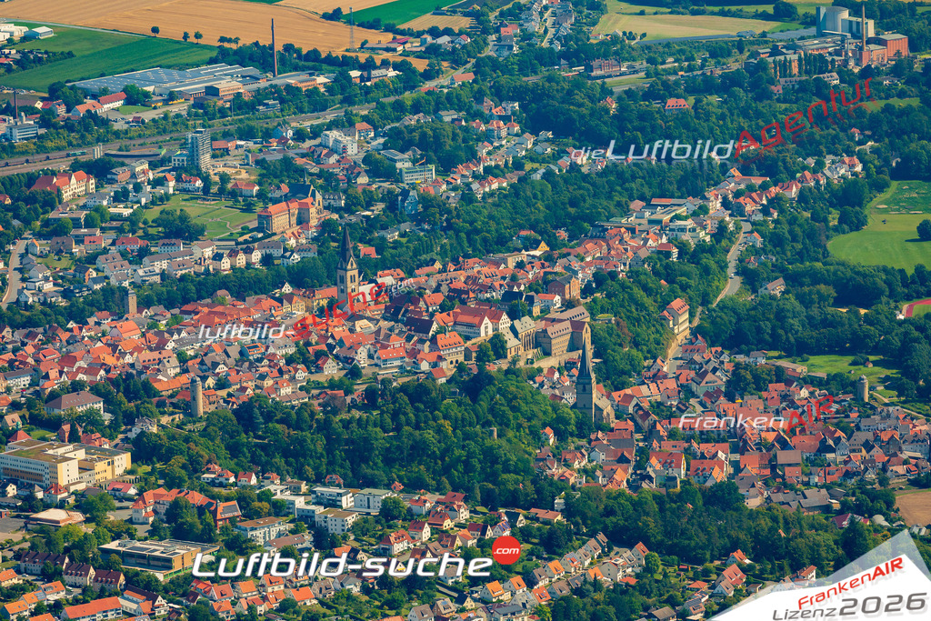 Neue Luftbildaufnahme der Stadt Warburg - Das Luftbild wurde 2025 vom UL-Flugzeug heraus erstellt ( keine Drohnenaufnahme ) - Hochauflösende Luftaufnahme - für Wandbilder und großformatige Ausdrucke geeignet. Das besondere Geschenk!Hier alle&nbsp;Infos zur Lizenzierung der LuftaufnahmeWir fliegen auch dieses Jahr wieder in Ihre Region um Luftbilder zu erstellen.- Luftbild anfragen