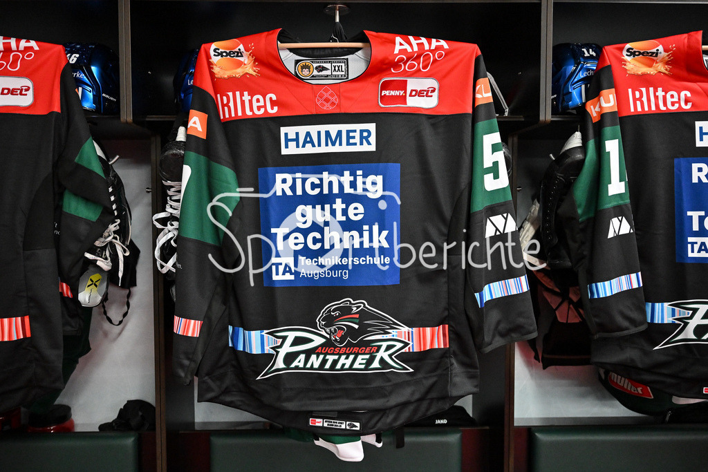Augsburger Panther - Adler Mannheim | Ein Blick in die Pantherkabine vor der Partie gegen Mannheim / Kabine / Symbolbild / Trikot / DEL: Augsburger Panther - Adler Mannheim, Curt Frenzel Stadion am 16.02.2025
