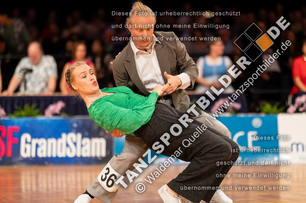 20230812-15225 | Hier finden Sie Tanz Bilder vom Latein und Standard Formationen tanzen. Sportbilder vom Tanzsport. Schöne Fotos und von Weltmeisterschaft, Europameisterschaft, Bundesliga, Regionalliga, Oberliga und Landesliga sowie von GOC Stuttgart, DanceComp, WM Bremen