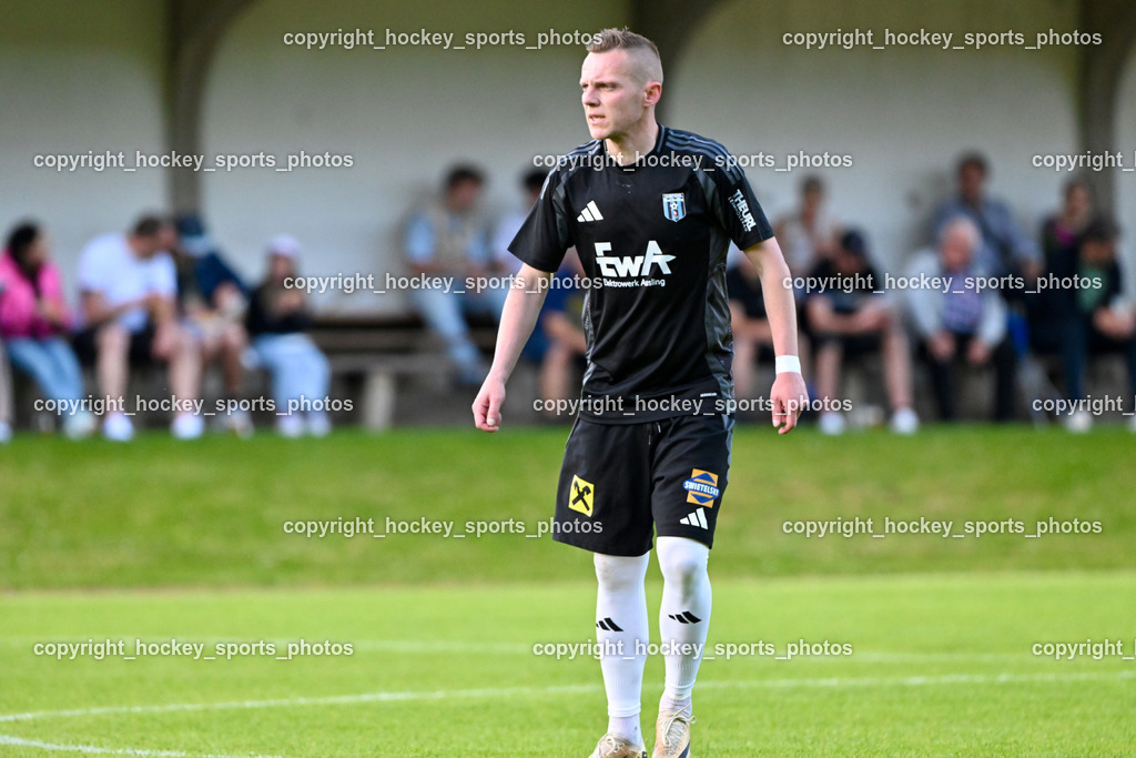 WSG Radenthein vs. URC Thal Assling | #72 Jasmin Dindic URC Thal Assling, WSG Radenthein vs. URC Thal Assling, WSG Radenthein vs. URC Thal Assling am 30.05.2025 in Radenthein (Sportplatz Radenthein), Austria, (Photo by Bernd Stefan)