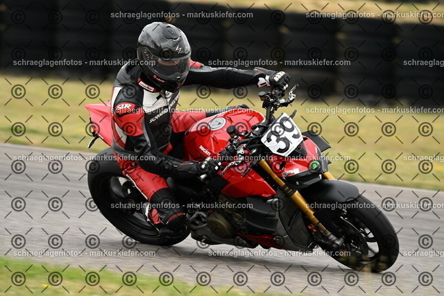 25bt02-1395 | markuskiefer.com - Realisiert mit Pictrs.com