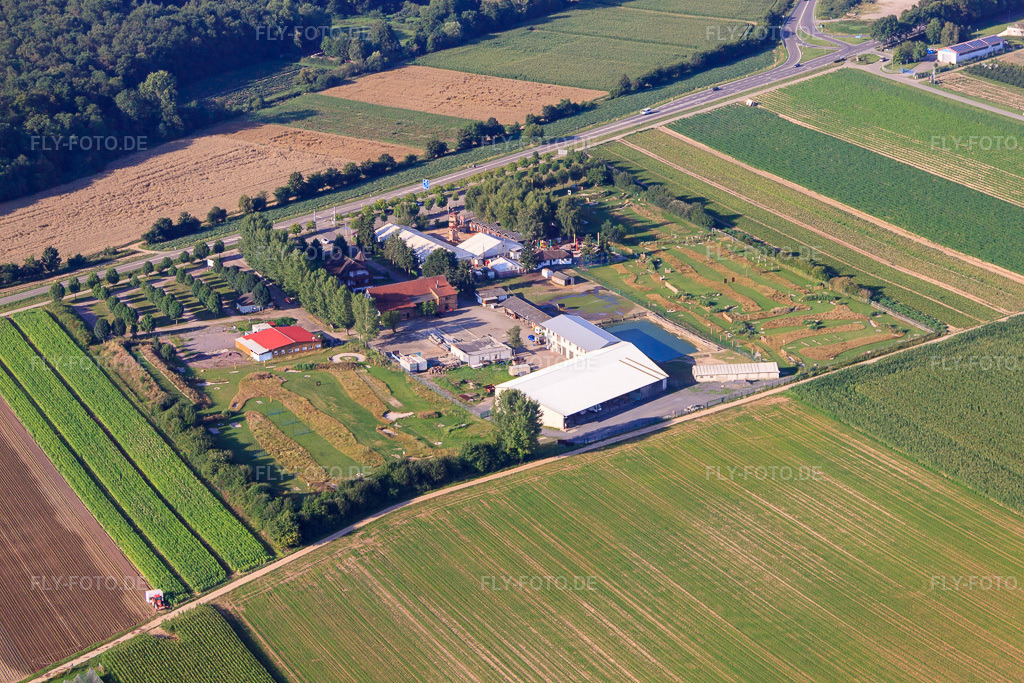 Luftbild: Fussballgolfpark Südpfalz auf dem Adamshof Kandel in Kandel im Bundesland Rheinland-Pfalz in Deutschland. Foto: IMG_70306.jpg vom 19.07.2014 durch Werner Riehm/FLY-FOTO.deWWW.FUSSBALLGOLFPARK-SUEDPFALZ.DE