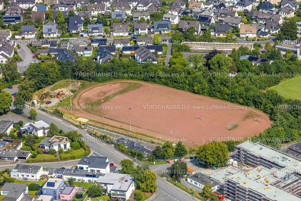 Meschede250807297 | Luftbild, Tennenplatz Schederweg Aschenplatz Fußballstadion, Meschede-Stadt, Meschede, Sauerland, Nordrhein-Westfalen, Deutschland