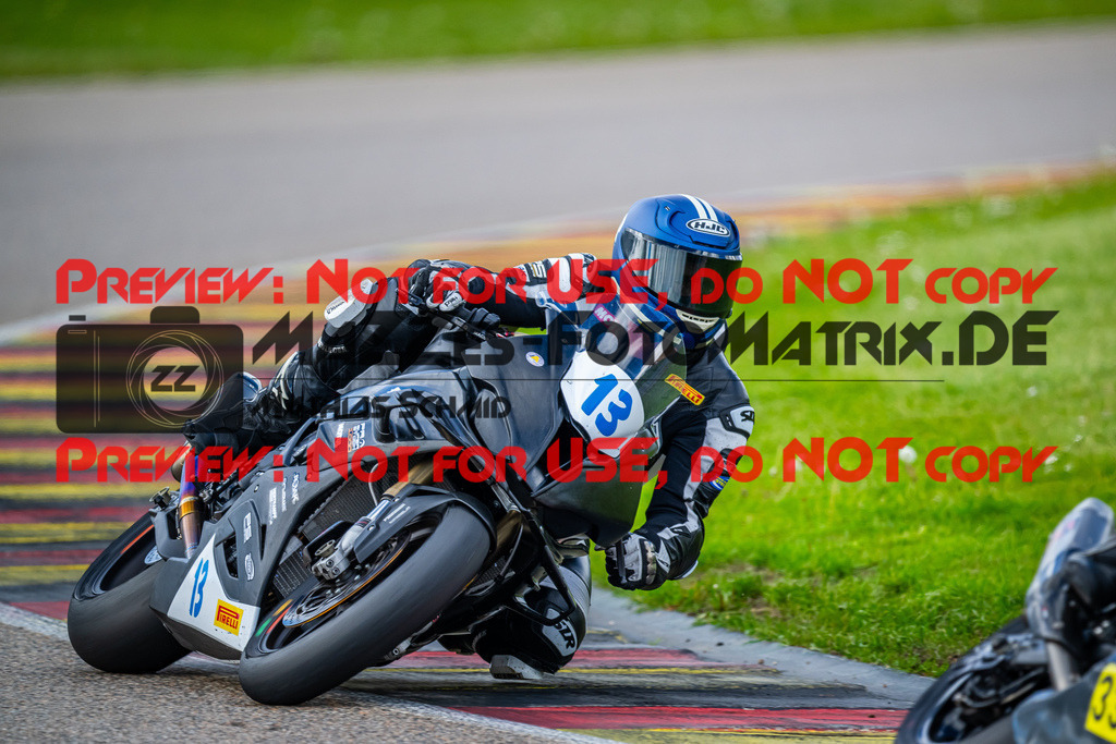 MaZZes_FotoMatrix_240505_6007705_1973 | STK1000