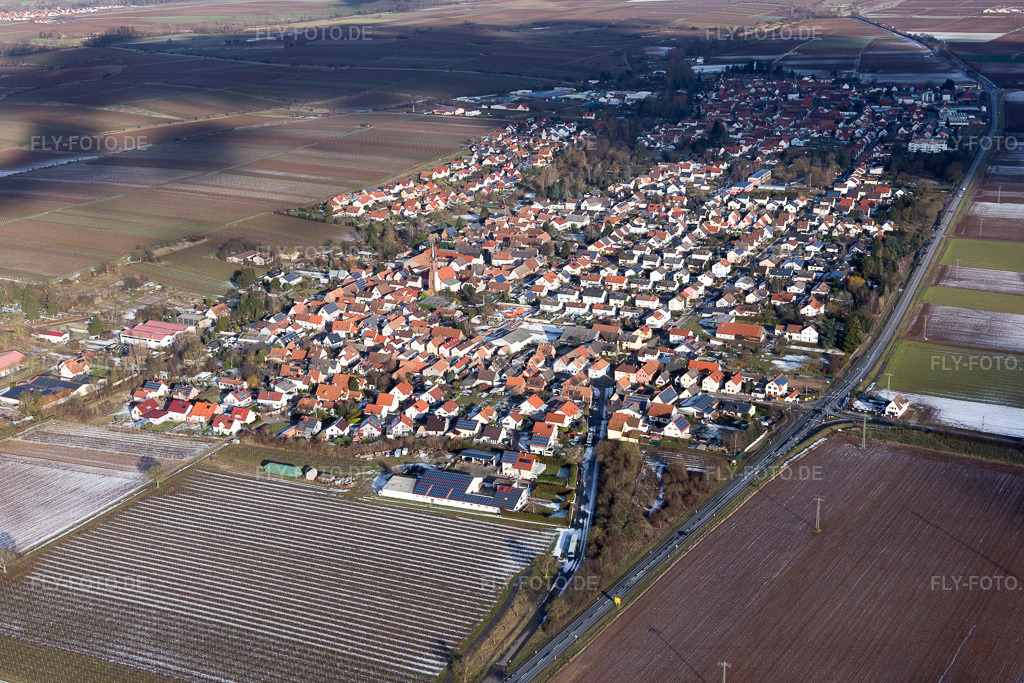 Luftbild: Dorfansicht aus Südwesten im Winter im Ortsteil Niederhochstadt in Hochstadt im Bundesland Rheinland-Pfalz in Deutschland. Foto: IMG_096251.jpg vom 15.01.2017 durch Werner Riehm/FLY-FOTO.de
