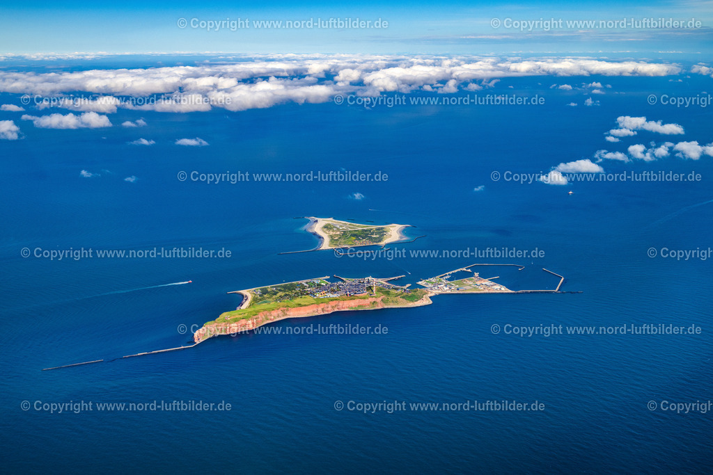 Helgoland_ELS_8791160823 | HELGOLAND 16.08.2023 Küsten- Landschaft der Insel Helgoland in der Nordsee im Bundesland Schleswig-Holstein, Deutschland. Weiterführende Informationen bei: Helgoland Tourismus-Service. // Coastal landscape of the island of Helgoland in the North Sea in the state of Schleswig-Holstein, Germany. Further information at: Helgoland Tourismus-Service. Foto: Martin Elsen
