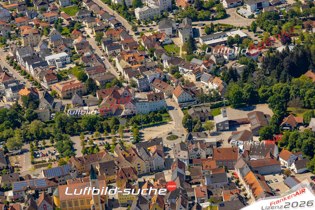 Das Luftbild zeigt :  Mainburg - Die Luftaufnahme wurde 2024 vom UL-Flugzeug aus erstellt ( keine Drohne ) - Hochauflösende Luftaufnahme - Für grossformatige Ausdrucke geeignet. Die Geschenkidee !Mit Lizenz und Bildrechte bestellbar