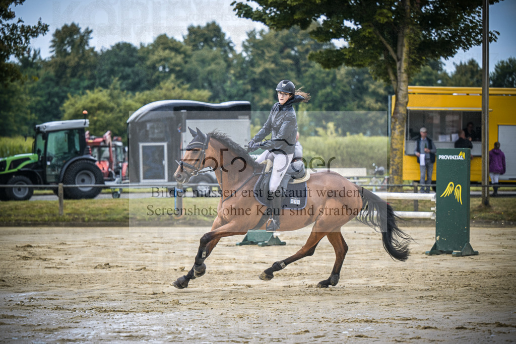 DOS_1576 | Entdecke hochwertige Reitturnierfotos von Foto Oger. Professionell, emotional und authentisch – jetzt Lieblingsmomente im Shop bestellen.Deutschlandweite Turnierfotografie. - Realisiert mit Pictrs.com