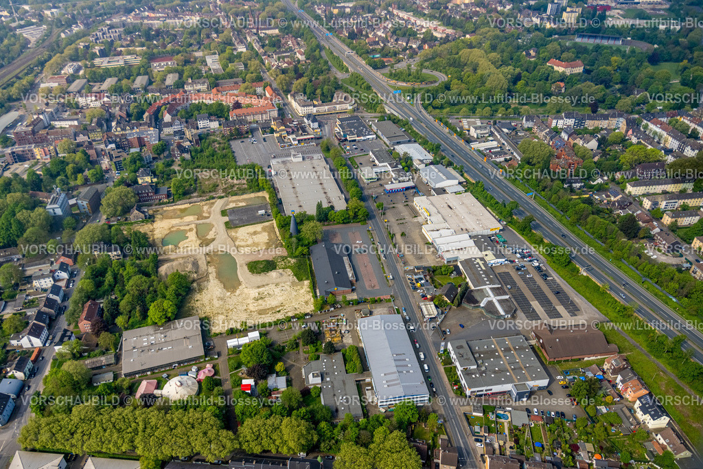 Herne240500222 | Luftbild, Brachfläche Gelände der ehemaligen Schraubenfabrik Knipping Dorn, Gewerbegebiet mit Rewe Center, Roonstraße, Baukau, Herne, Ruhrgebiet, Nordrhein-Westfalen, Deutschland