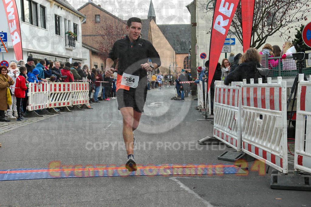 221127_1211_EX1_2067 | Sportfotografie im Rhein-Sieg Kreis, Köln, Bonn, NRW, Rheinland Pfalz, Hessen, etc. Unser Tätigkeitsfeld umfasst den Laufsport vom Volkslauf über den Marathon, Duathlon, Triathon bis zum Ultralauf wie Kölnpfad Ultra oder Schindertrail.