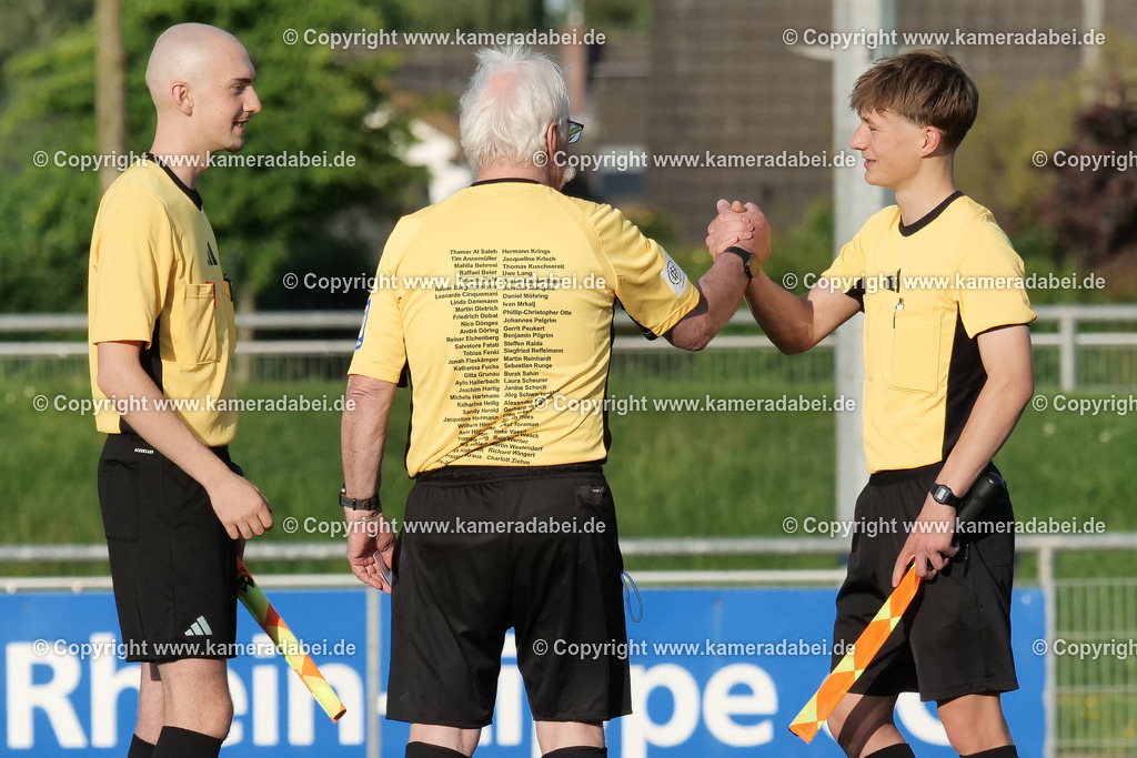 Fußball Kreispokal 25/26 Ü 32 : Spiel um Platz 3 : SV 08/29 Friedrichsfeld - SV Ringenberg AH  2 : 1 | Fußball Kreispokal 25/26 Ü 32 : Spiel um Platz 3 : SV 08/29 Friedrichsfeld - SV Ringenberg AH  2 : 1Spielort : Voerde Friedrichsfeld - Realisiert mit Pictrs.com