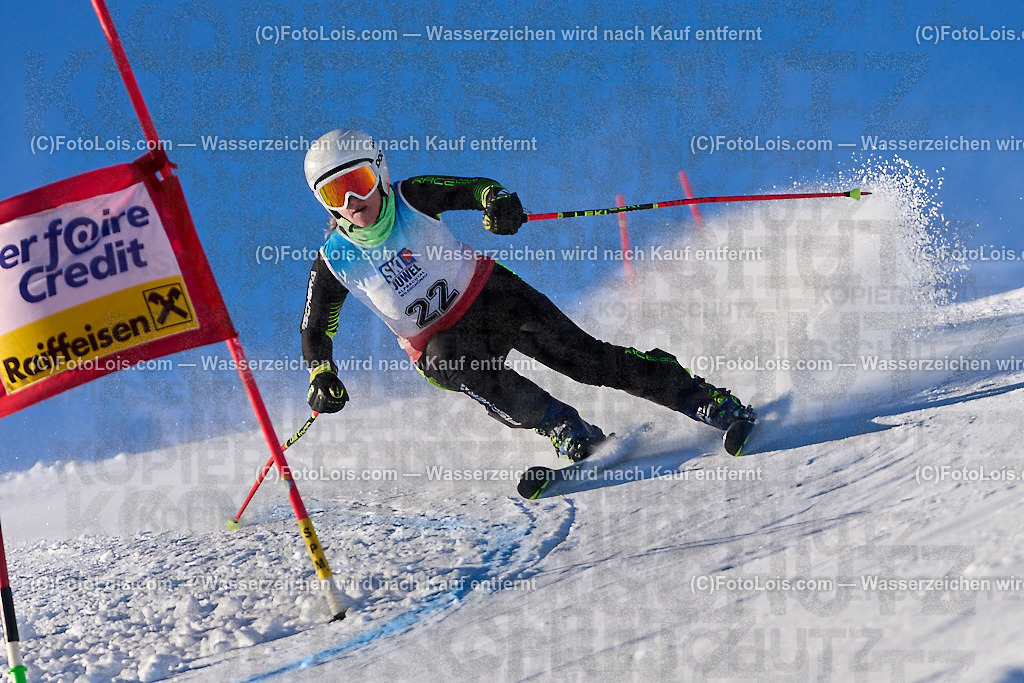 ALP3605_MASTERS-Cup_GS-C Damen_Danielisova_Mali Patricia | (C)FotoLois.com, Alois Spandl. FIS Masters-Cup Wildschönau, Giant Slalom auf der Piste Schatzberg GS, Siegerehrung auf dem Dorfplatz Niederau, Sa 13. Januar 2024.