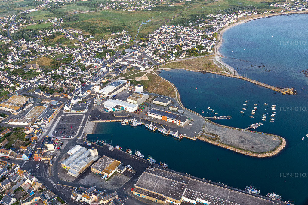Vue aérienne: La Houle Marée à le quartier St-Guenole-St Pierre in Penmarch dans le département Finistère, France. Photo: IMG_132603.jpg prise le 17/06/2022 par Werner Riehm/FLY-FOTO.eu – Résolution de l'original: 4393 x 2929 px