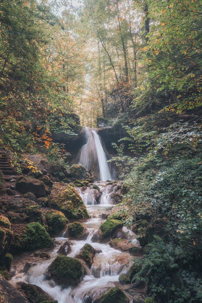 Schwarzenbach Wasserfall | Unweit von Allenwinden liegt dieser versteckte kleine Wasserfall - Realisiert mit Pictrs.com