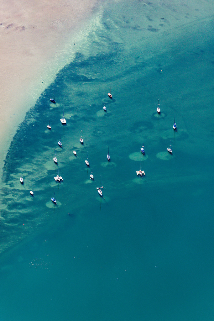 dr__0011006.jpg | MüNSING 27.09.2018 Uferbereiche am Seegebiet des Starnberger See in Münsing im Bundesland Bayern, Deutschland. // Riparian areas on the lake area of Lake of Starnberg in Muensing in the state Bavaria, Germany. Foto: Daniel Reiter