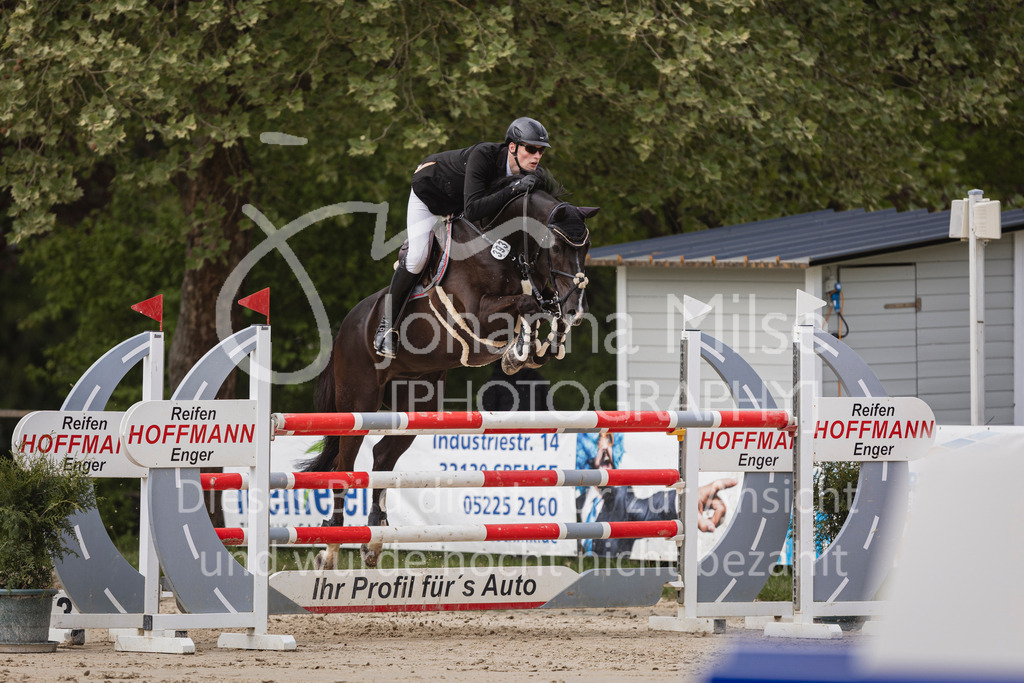250504_SpengeW_M2-Spr-469 | Deine schönsten Turniermomente als professionelle Fotos! Entdecke hochwertige Pferdesport-Fotografie im Online-Shop. Jetzt Fotos finden & bestellen!