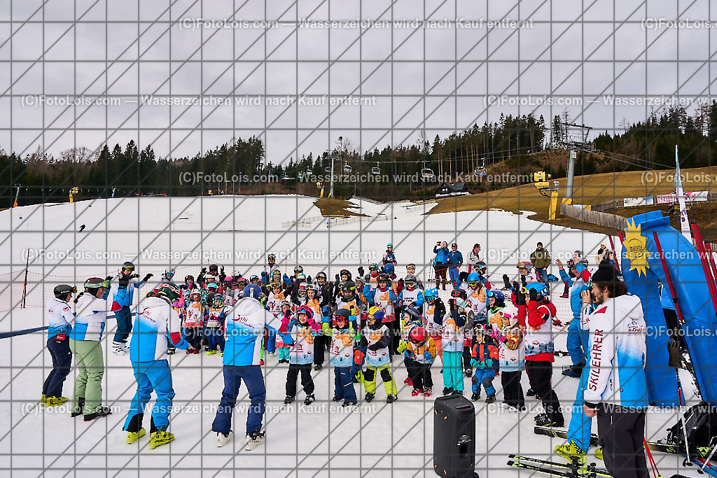 ALP5228_Schischule Haginger_gemeinsame Auswaermuebungen | (C)FotoLois.com, Alois Spandl. Schischule Haginger, Semesterkurs-Abschlusstag mit Rennlaufbewerb, Fr 9. Februar 2024.