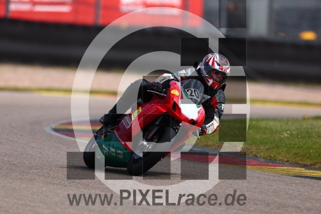 0020-20250526_00981 | Schöne Erinnerungen an spannende Momente - das festzuhalten ist unser Job. PIXELrace.de ist seit 2003 auf den Rennstrecken Europas unterwegs um die Action draußen beim Fahren und die wunderbare Stimmung imm Fahrerlager für euch einzufangen.