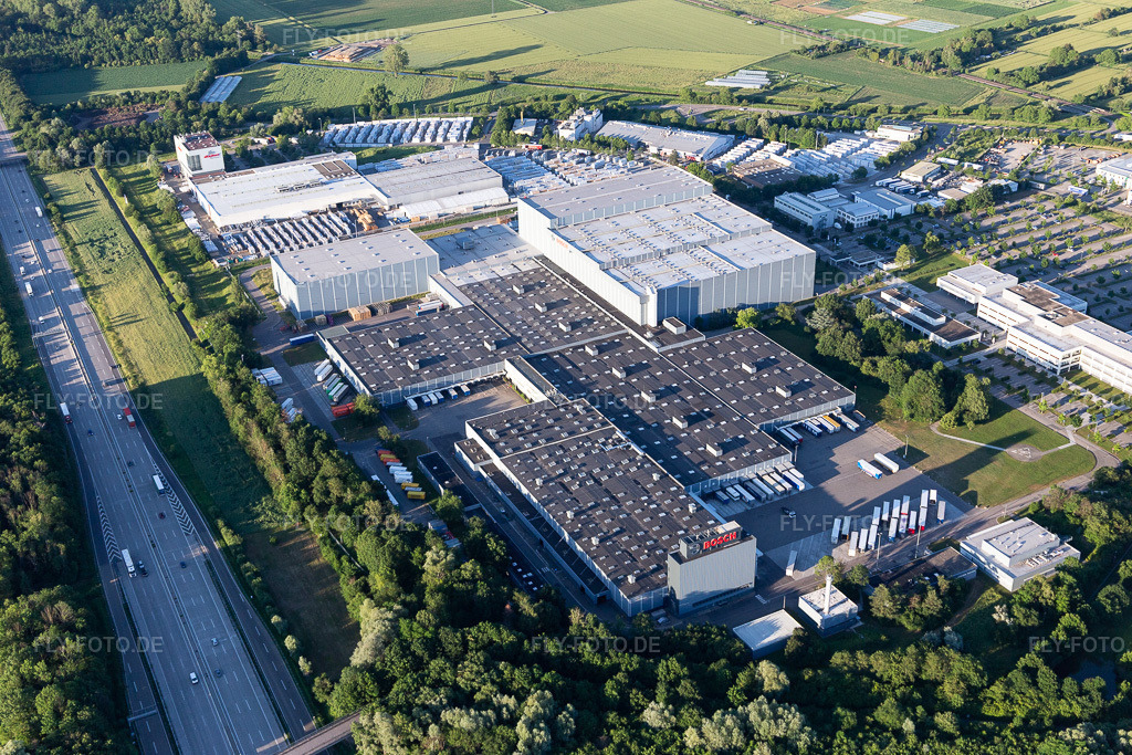 Luftbild: Fahrzeugbau- Werksgelände Robert Bosch GmbH Auf der Breit im Ortsteil Durlach in Karlsruhe im Bundesland Baden-Württemberg in Deutschland. Foto: IMG_115222.jpg vom 13.06.2019 durch Werner Riehm/FLY-FOTO.de
