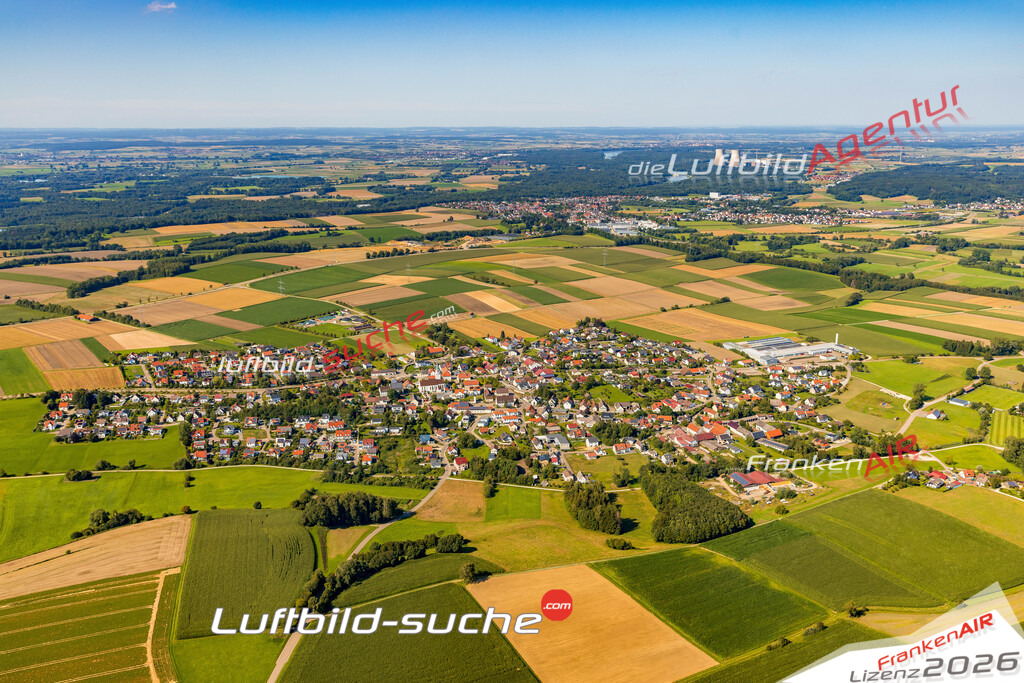 Luftaufnahme der Stadt Rettenbach - Die Luftaufnahme wurde 2025 vom UL-Flugzeug heraus erstellt ( keine Drohne ) - Hochauflösende Luftaufnahme - für professionelle Ausdrucke geeignet. Die Geschenkidee !Mit Lizenz und Bildrechte bestellbar