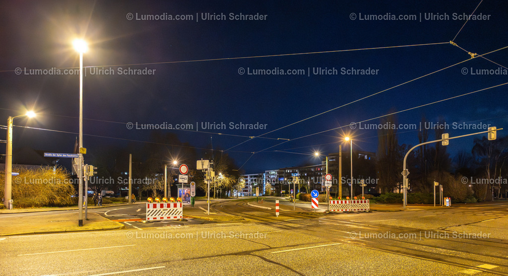 10049-13932 - Nächtliches Halberstadt | Stockfoto und Bilderpool mit Bildmaterial aus Deutschland, dem Harz, Halberstadt, Quedlinburg, Wernigerode und weltweit. Qualitativ hochwertige und professionelle Fotos anschauen und kaufen. - Realisiert mit Pictrs.com