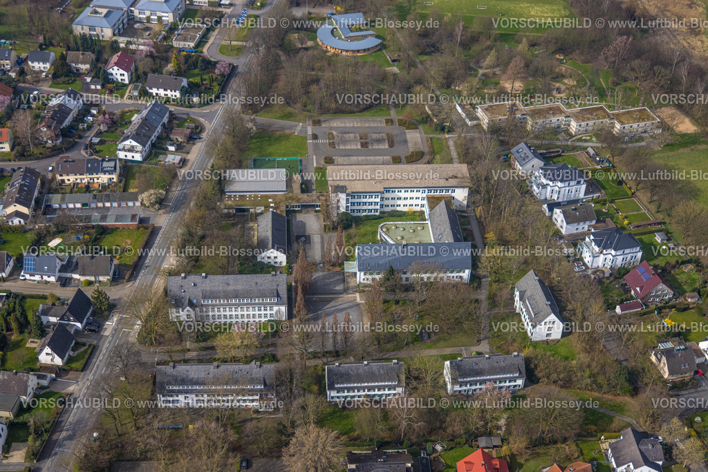 Soest240307405 | Luftbild, von-Vincke-Schule für Blinde und Sehbehinderte, Baustelle und Neubau Wohnhäuser am Schwemeckerweg, LWL Tagesklinik rundes Gebäude, Soest, Soester Börde, Nordrhein-Westfalen, Deutschland