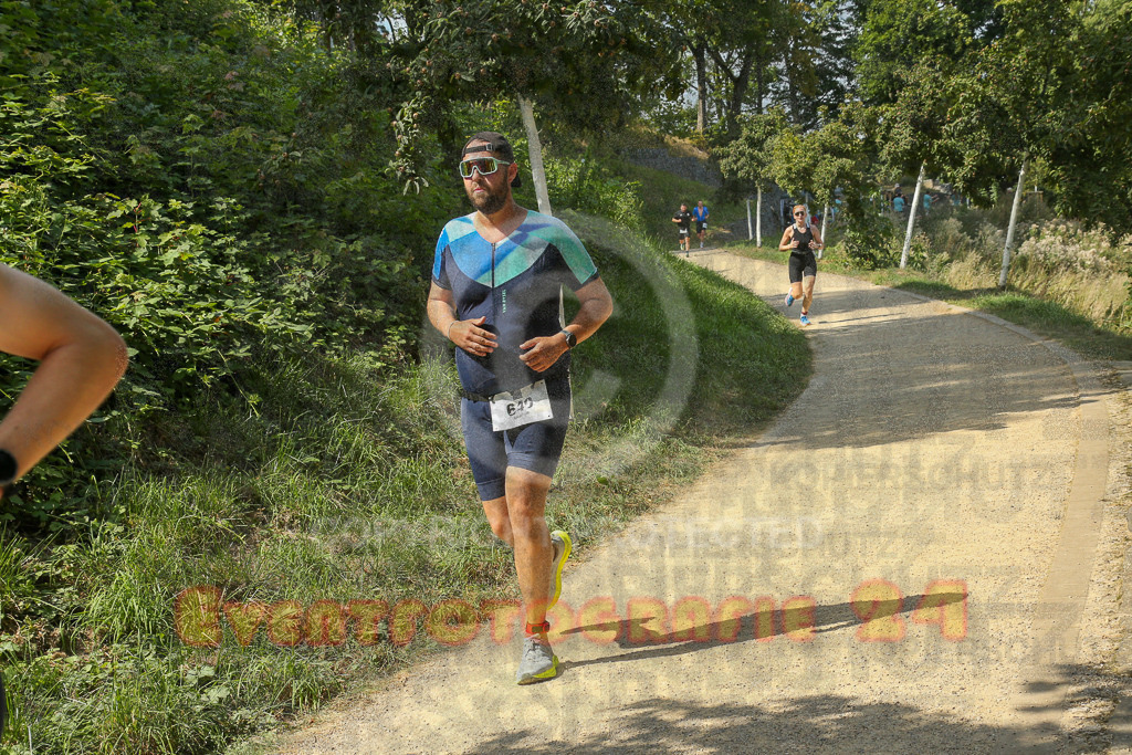 250824_1446_EX1_7504 | Sportfotografie im Rhein-Sieg Kreis, Köln, Bonn, NRW, Rheinland Pfalz, Hessen, etc. Unser Tätigkeitsfeld umfasst den Laufsport vom Volkslauf über den Marathon, Duathlon, Triathon bis zum Ultralauf wie Kölnpfad Ultra oder Schindertrail.
