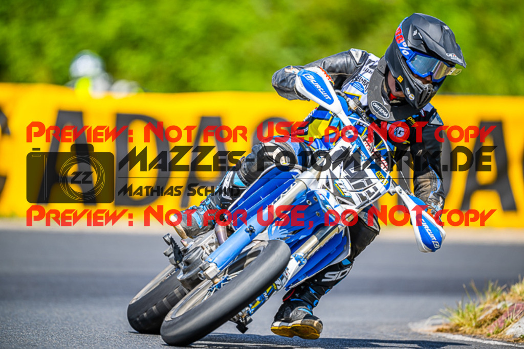 MaZZes_FotoMatrix_220528_2029 | Fotograf Mathias Schmid
Sportfotograf,
Eventfotograf,
Hochzeitsfotograf,
Portraitfotograf