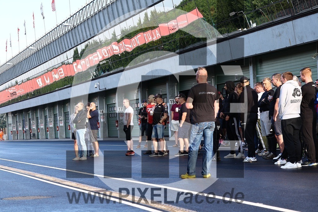 social-20250829_00013 | Schöne Erinnerungen an spannende Momente - das festzuhalten ist unser Job. PIXELrace.de ist seit 2003 auf den Rennstrecken Europas unterwegs um die Action draußen beim Fahren und die wunderbare Stimmung imm Fahrerlager für euch einzufangen.