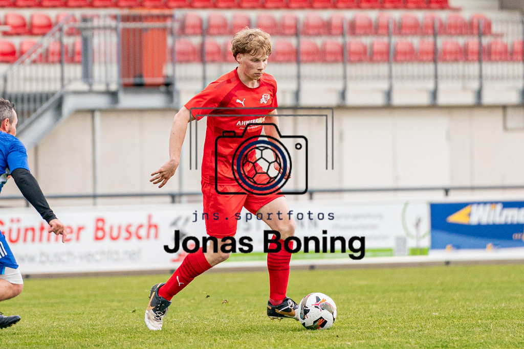 Fußball I Herren I Saison 2025-2026 I Kreisliga VEC I 27. Spieltag I VFL Oythe II - TUS Neuenkirchen I 03881 | jns.sportfotos - Realisiert mit Pictrs.com