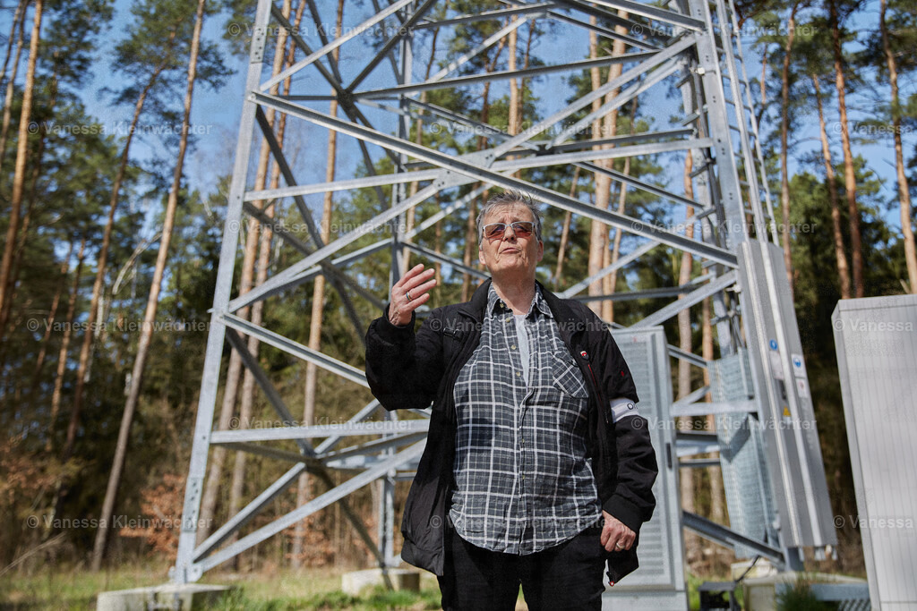 250412_TeslaWaldspaziergang_00036 | Vanessa Kleinwächter - Realisiert mit Pictrs.com