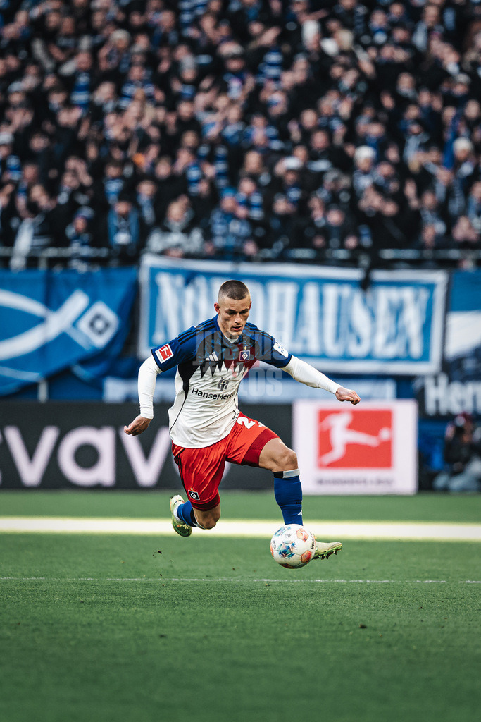 Fußball | Männer | Saison 2025/2026 | 1. Fußball-Bundesliga | 22. Spieltag | Hamburger SV vs. 1. FC Union Berlin | 14.02.2026 | Miro Muheim (#28, HSV)