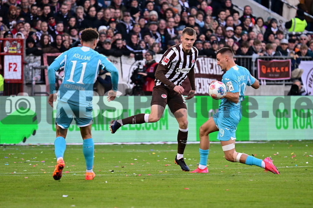 KBS Picture_FCStPauli-Hoffenheim_021 | v.l. Asllani Fisnik (TSG Hoffenheim) , Smith Eric (St.Pauli) , Lemperle Tim (TSG Hoffenheim) ,Sportplatz :  Millerntor Stadion, - Realisiert mit Pictrs.com
