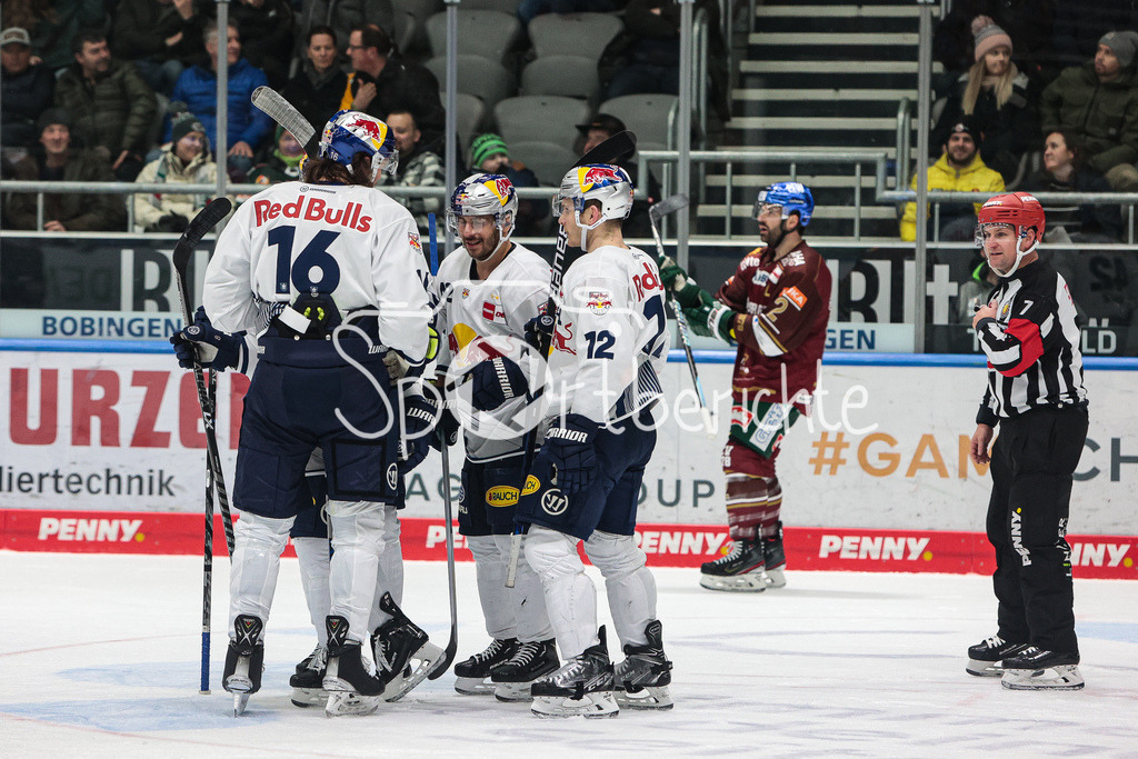 Augsburger Panther - EHC Red Bull München | Erneut jubelt Muenchen - diesmal nach dem Treffer zum 1-6 durch Austin ORTEGA (RBM #8)