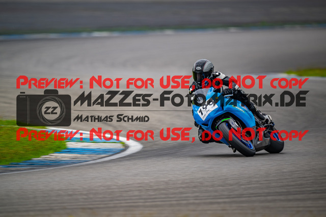 MaZZes_FotoMatrix_240702_6007705_9920 | GELB