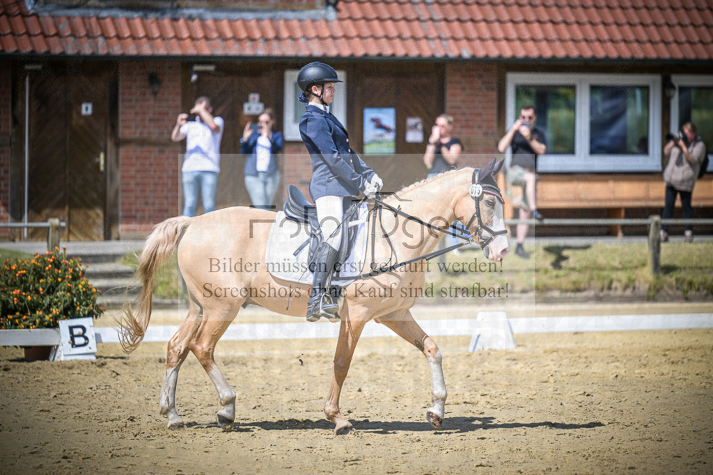 DOS_5797 | Entdecke hochwertige Reitturnierfotos von Foto Oger. Professionell, emotional und authentisch – jetzt Lieblingsmomente im Shop bestellen.Deutschlandweite Turnierfotografie. - Realisiert mit Pictrs.com