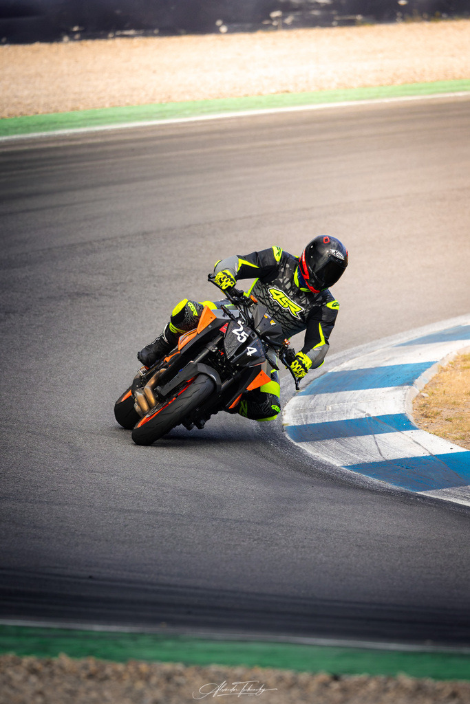 Ducati Trackday Hockenheimring 2026 | Entdecken Sie die faszinierende Welt von Alexander Tschuncky Arts: Kreative Fotografie, atemberaubende Automobilkunst und hochwertiger Bilderdruck. Lassen Sie sich inspirieren! - Realisiert mit Pictrs.com