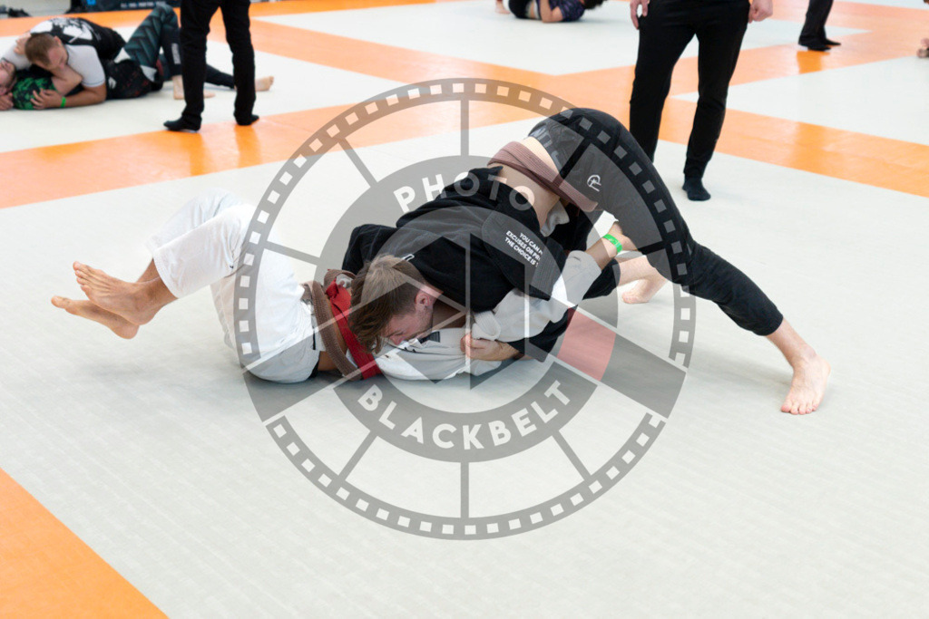 20240915PBB0277 | Athletes compete during the Grappling Industries’ grappling and Brazilian jiu-jitsu competition in Berlin, on September 15, 2024.
