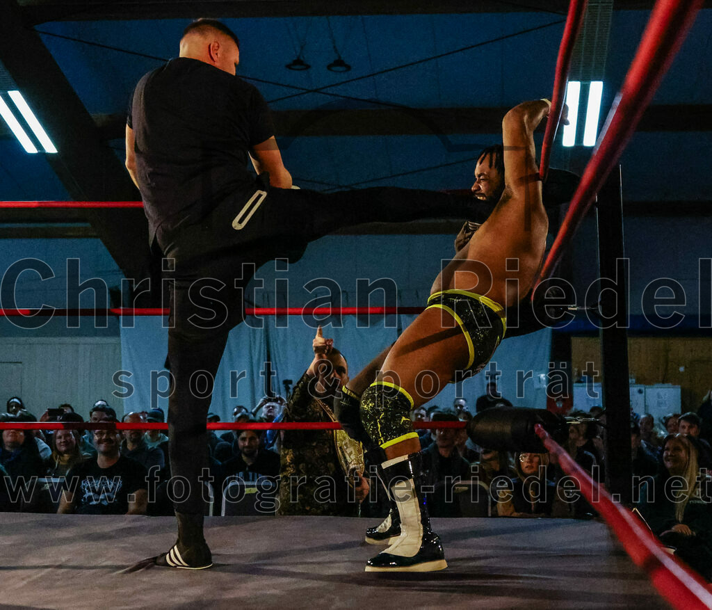2023-11-11_012_Erding_Wrestlingshow | Erding, Deutschland, 11.11.2023:
Wrestling, Saison 2023, EWS Wrestling ERDING

Foto: Christian Riedel / fotografie-riedel.net