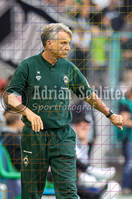 Borussia Mönchengladbach vs SV Werder Bremen - Bundesliga  | Mönchengladbach, Deutschland, 14.09.25:   Trainer Horst Steffen (SV Werder Bremen) gestikuliert, Gestik waehrend des Spiels der Bundesliga zwischen Borussia Mönchengladbach vs SV Werder Bremen im Stadion im Borussia Park(Foto von Brauer-Fotoagentur / Adrian Schlueter)
