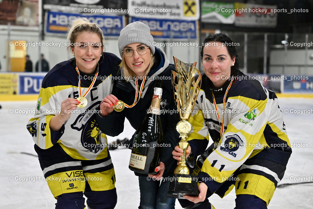 WILDCATS PATERNION & Lady Hawks Siegerehrung-Meisterfeier | #16 Anton Sandra WILDCATS PATERNION, Melanie Lesacher, #11 Tschernutter Lara WILDCATS PATERNION, WILDCATS PATERNION &amp; Lady Hawks Siegerehrung-Meisterfeier, WILDCATS PATERNION &amp; Lady Hawks Siegerehrung-Meisterfeier am 12.03.2025 in Steindorf (Ossiachersee Halle), Austria, (Photo by Bernd Stefan)